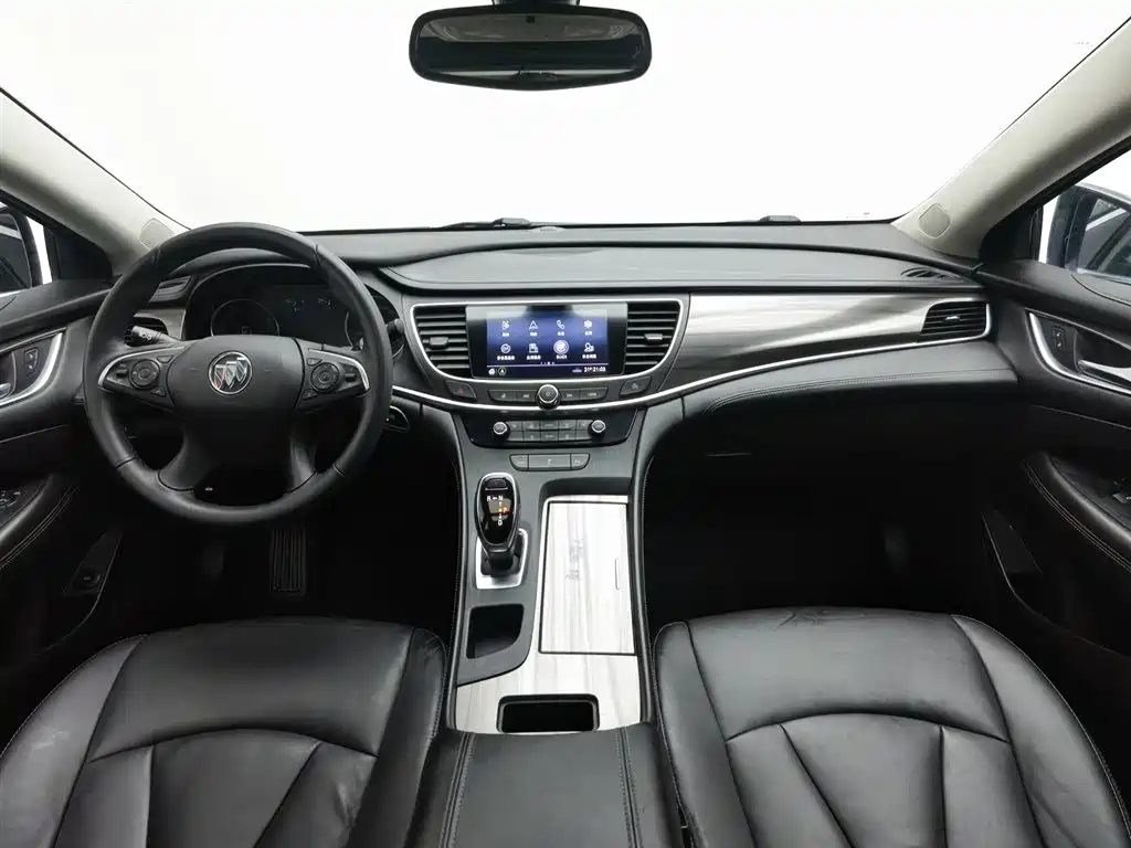 LaCrosse 652 T Luxury