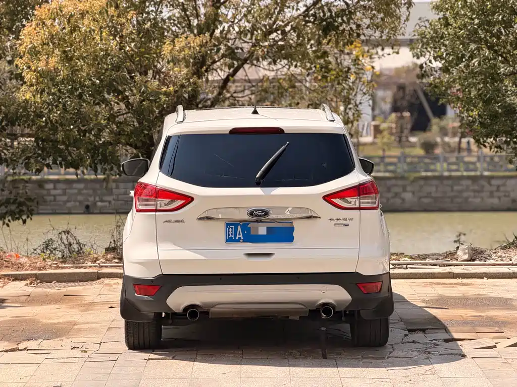 Kuga 1.6 L GTDi 4 WD Elite