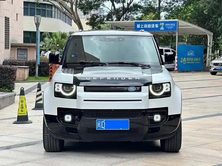 Land Rover Defender 110 P400 X-DYNAMIC HSE