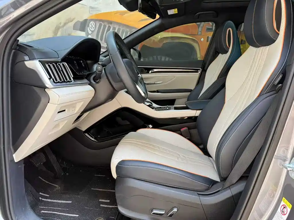 Song PLUS NEV DM-i 110 KM Flagship PLUS