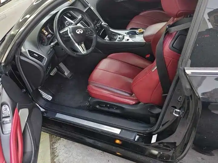 Infiniti Q60 2.0 T Luxury