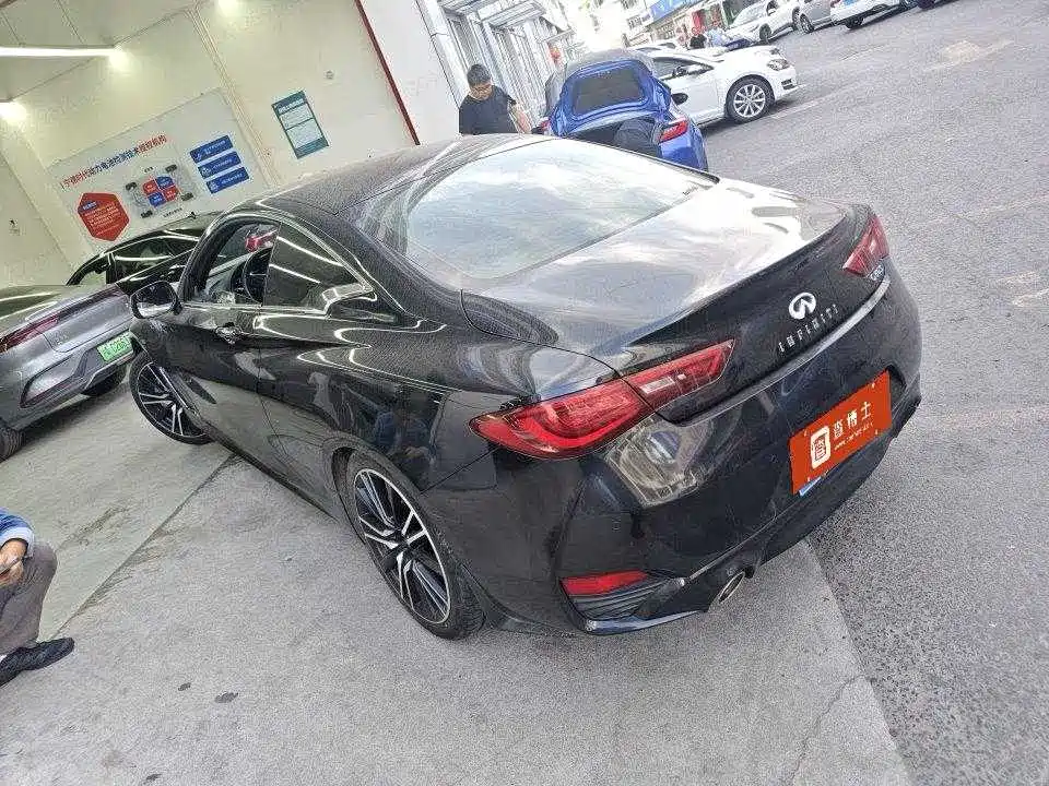 Infiniti Q60 2.0 T Luxury