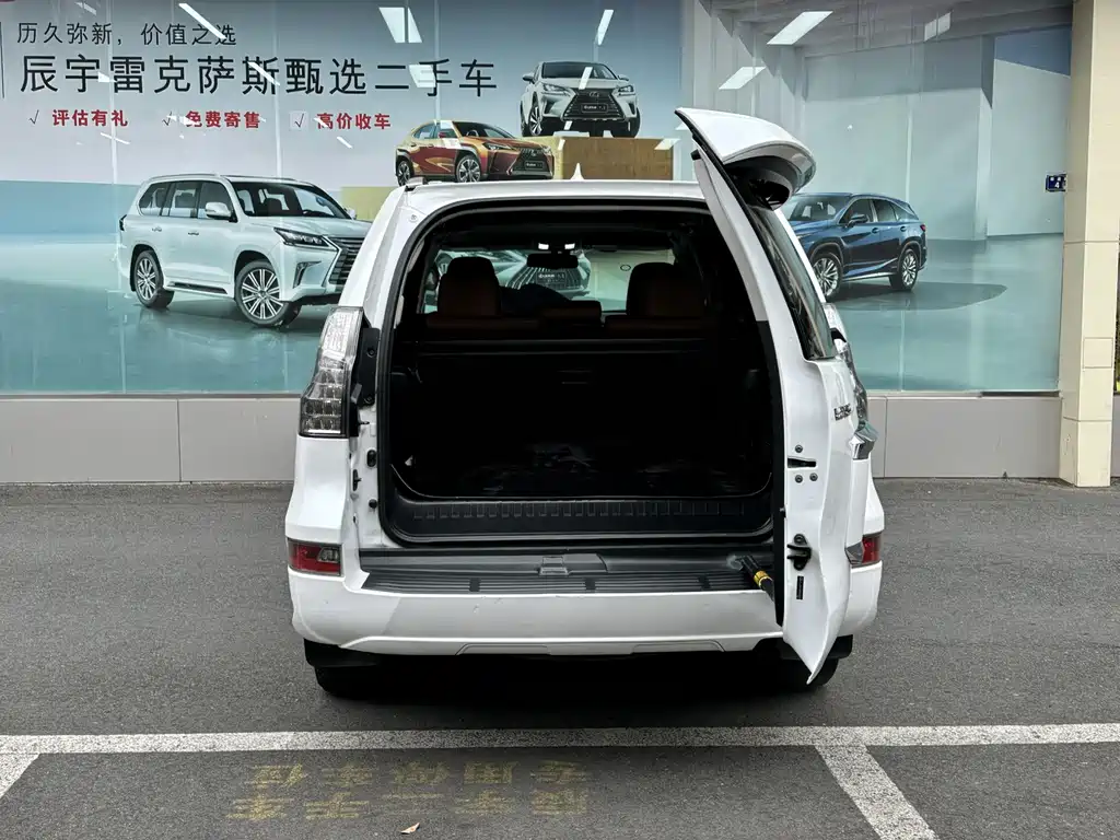 Lexus GX 400 Distinguished