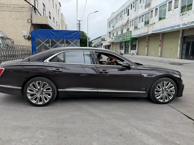 Bentley Flying Spur 6.0 T W12 Standard
