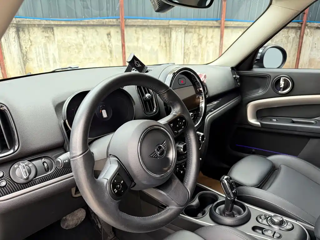 MINI COUNTRYMAN MINI COUNTRYMAN 2022款 改款 1.5 T COOPER 鉴赏家