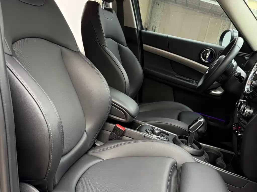 MINI COUNTRYMAN MINI COUNTRYMAN 2022款 改款 1.5 T COOPER 鉴赏家