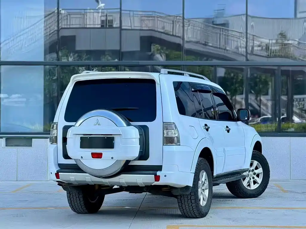Pajero (Import) 帕杰罗进口 2009款 3.8 L 五门 尊贵版