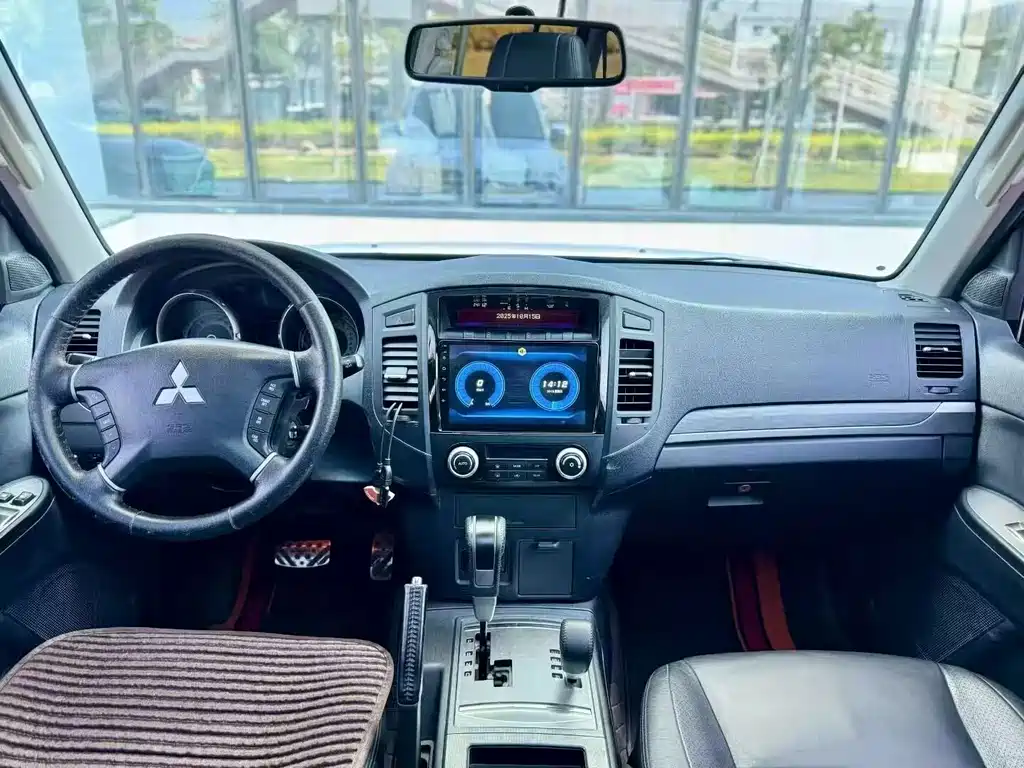 Pajero (Import) 帕杰罗进口 2009款 3.8 L 五门 尊贵版