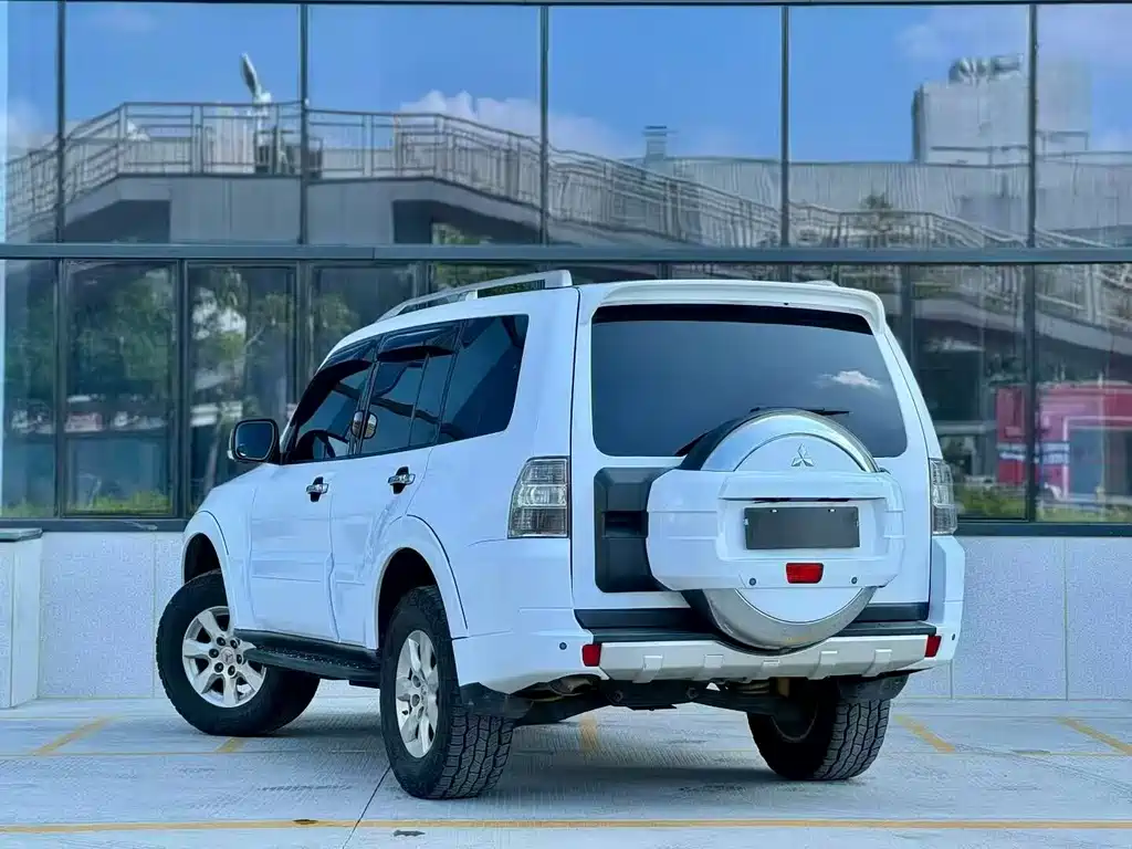 Pajero (Import) 帕杰罗进口 2009款 3.8 L 五门 尊贵版