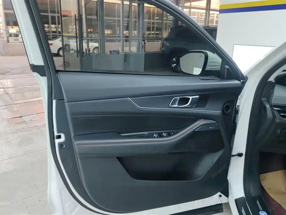 Changan UNI-K 2.0 T Outstanding