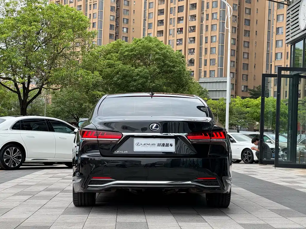 Lexus LS 500 h Executive CN-V