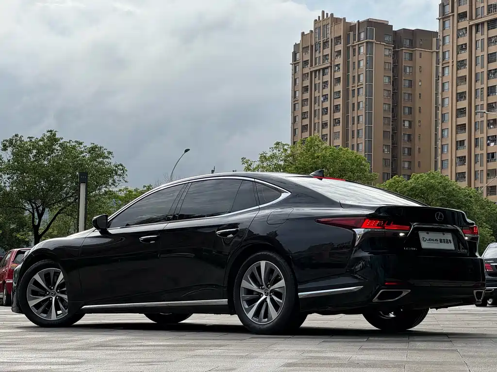 Lexus LS 350 Outstanding CN-V
