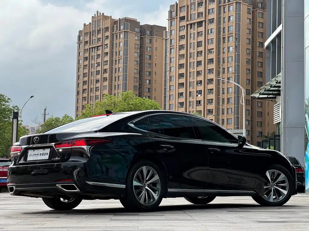 Lexus LS 350 Outstanding CN-V