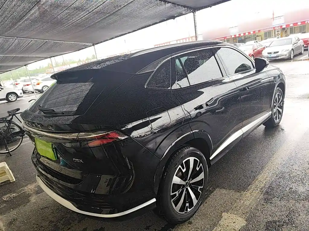 Roewe D5 X DMH 荣威D5 X DMH 2024款 135科技版