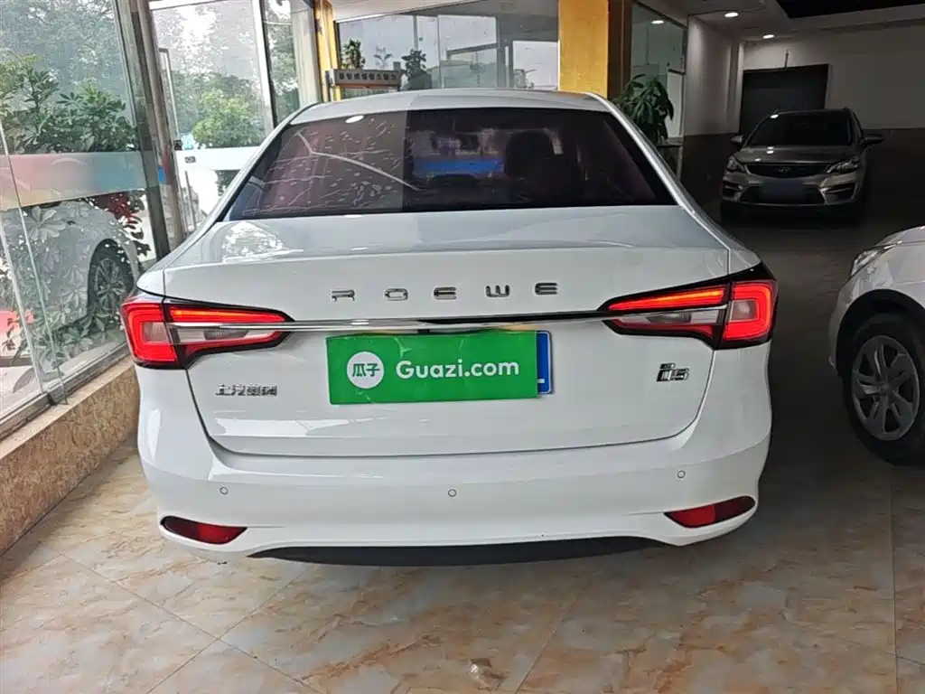Roewe i5 1.5 L Manual 4 G Connected Bright Grand
