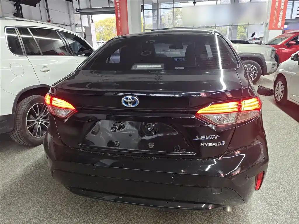 Levin Dual Engine 1.8 H E-CVT Luxury