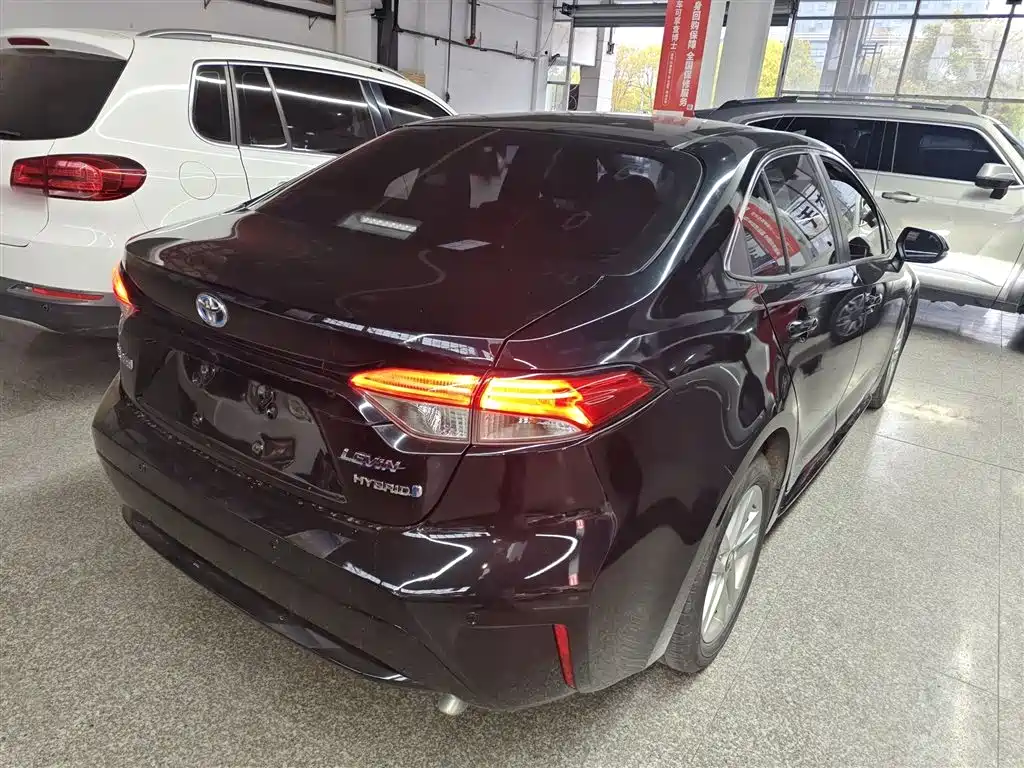 Levin Dual Engine 1.8 H E-CVT Luxury