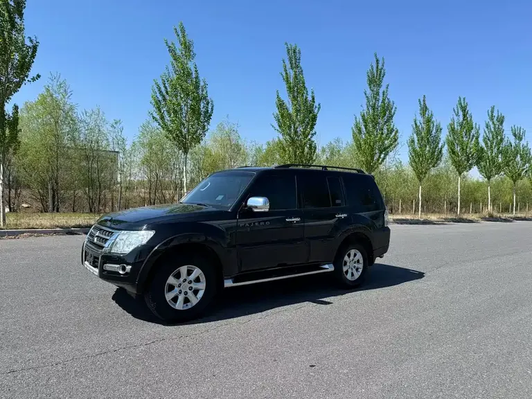 Mitsubishi Pajero (Import) 3.0 L Auto Distinguished CN-V