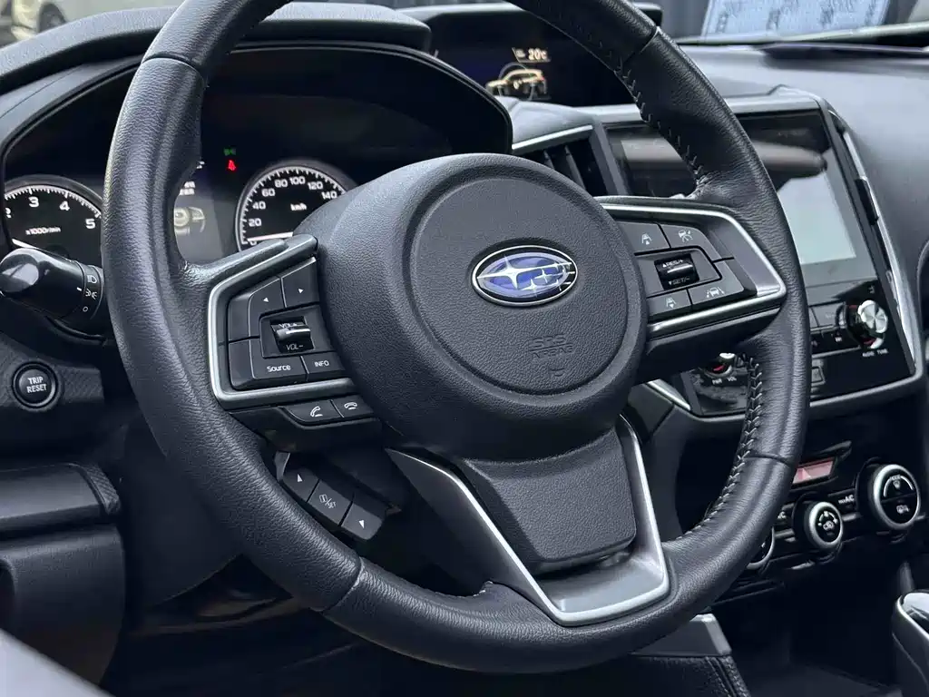 Forester 2.0 i Luxury EyeSight