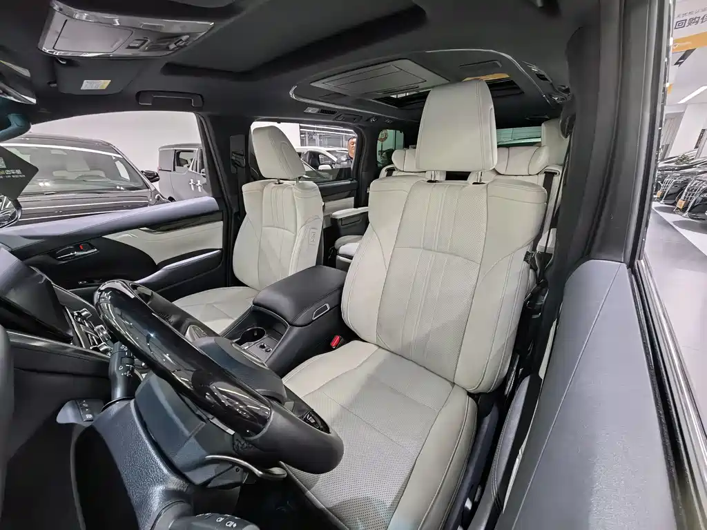 Lexus LM 300 h 7-seat Elegant