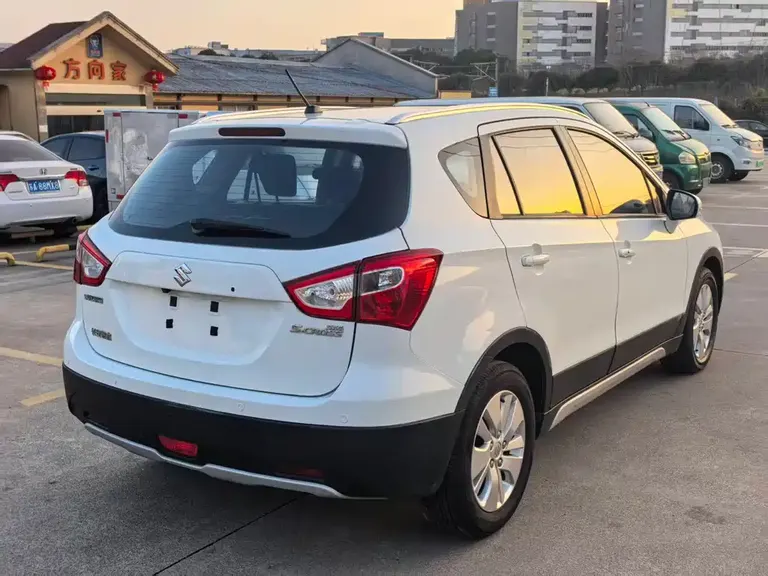 Suzuki S-Cross 1.6 L CVT 2 WD Elite