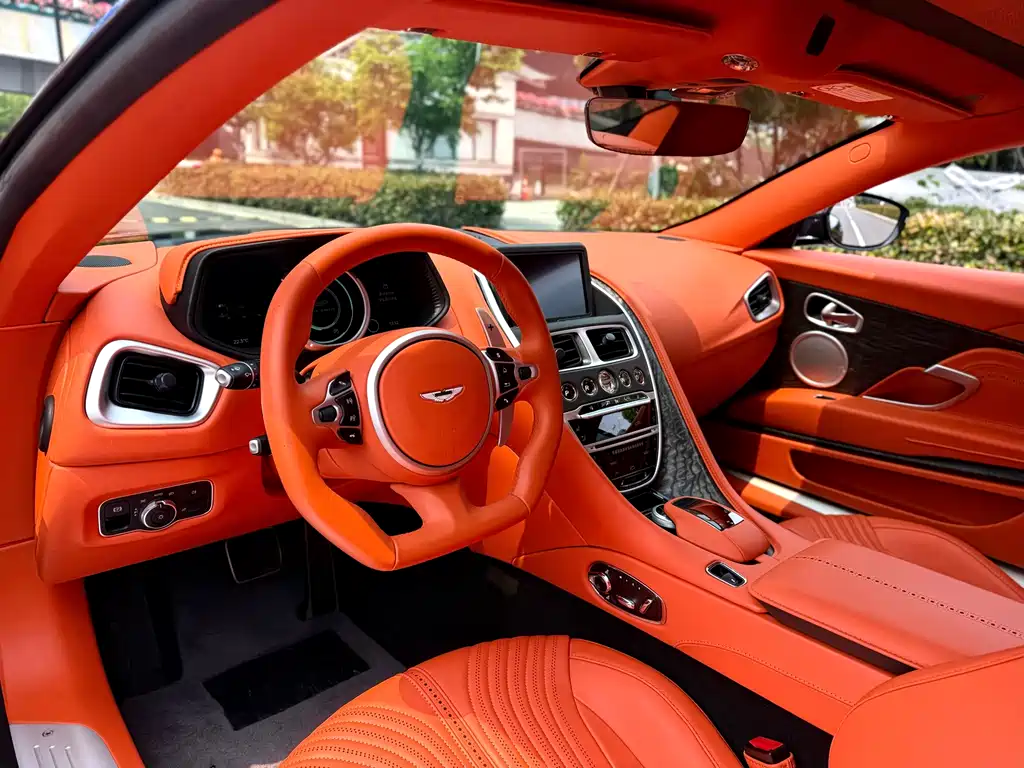 Aston Martin DB11 4.0 T V8 Coupe