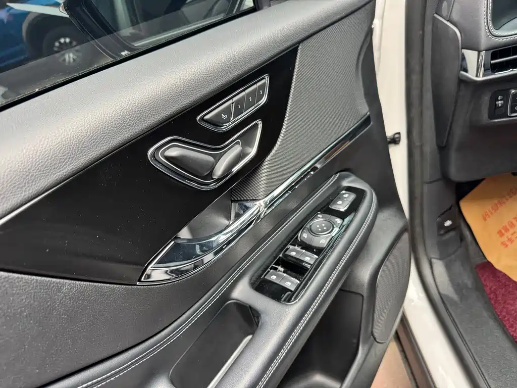 Corsair 1.5 T 2 WD Premium Hybrid