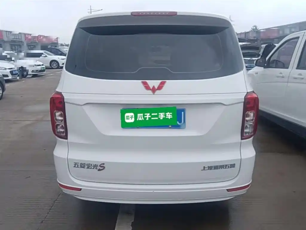 Wuling Hongguang Facelift 1.5 L S Standard Electric Assist LAR