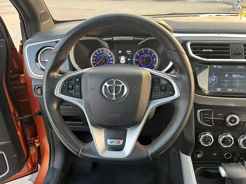 Brilliance V3 1.5 L Auto Intelligent