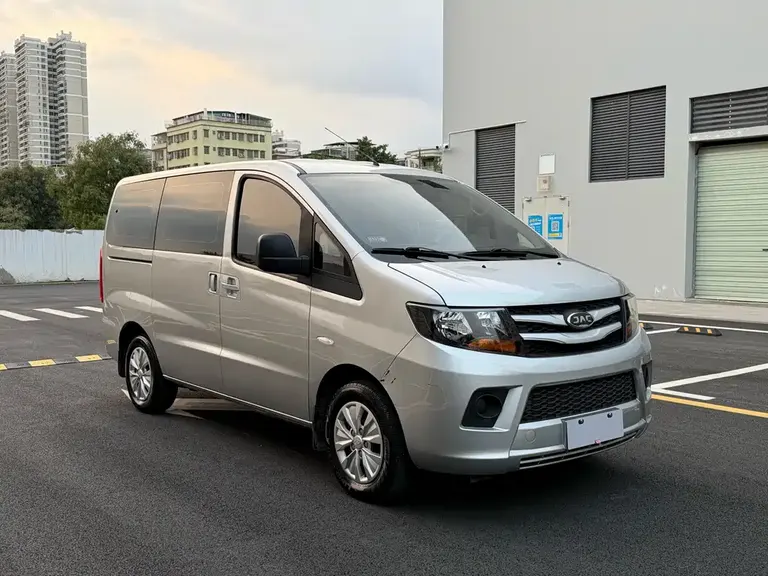 JAC Refine M3 PLUS 1.8 L 7-seat Standard