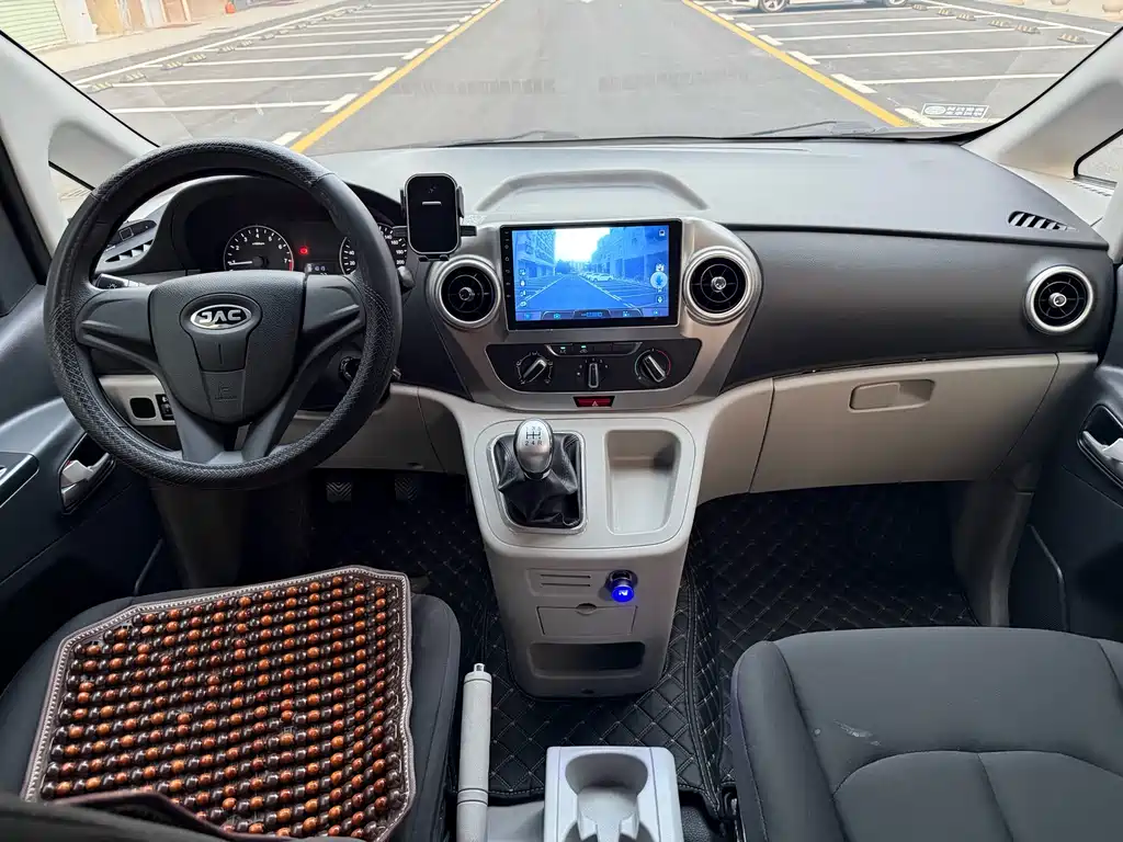 Refine M3 PLUS 1.8 L 7-seat Standard
