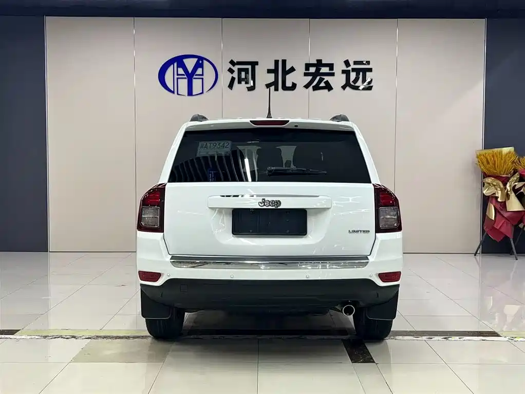 Compass (Import) 2.4 L 4 WD Luxury