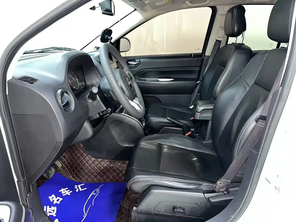 Compass (Import) 2.4 L 4 WD Luxury