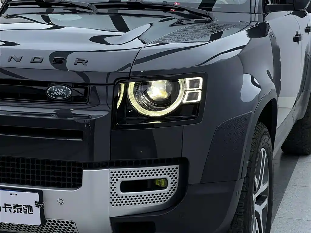 Land Rover Defender Facelift 110 3.0 T P400 Dark Special Edition