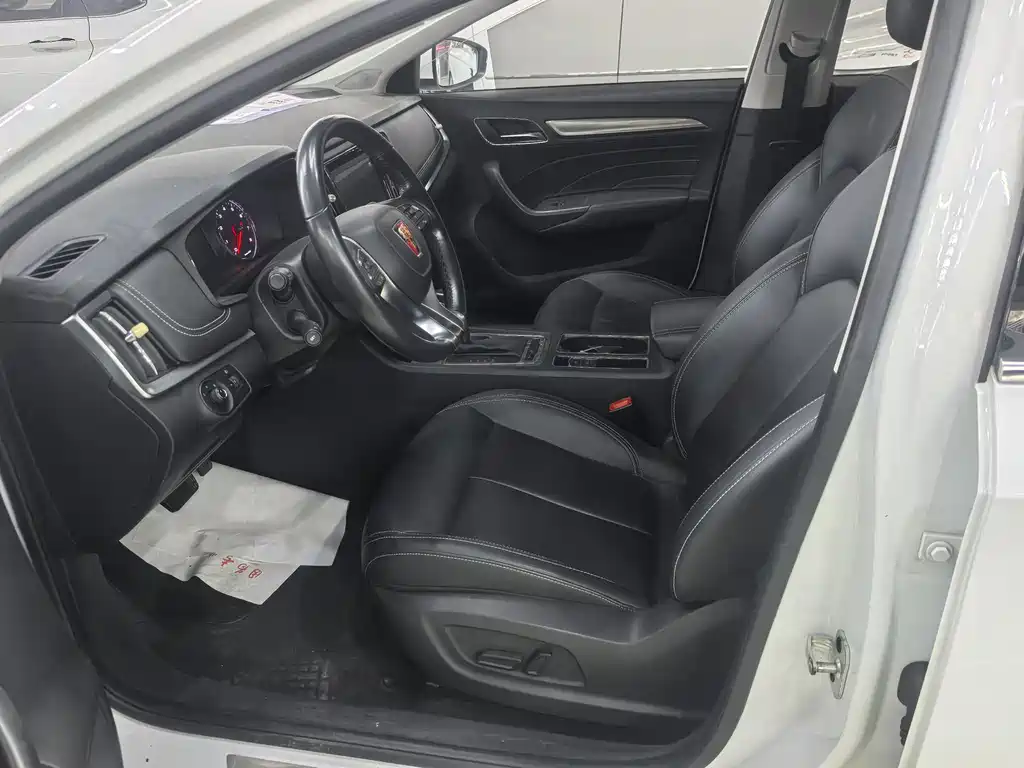 Roewe i6 Classic 20 T Auto Internet Smart Enjoyment
