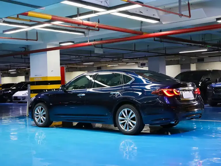 Infiniti Q70 Q70 L 2.5 L Elite