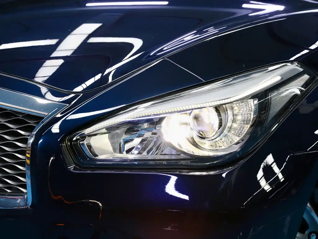 Infiniti Q70 Q70 L 2.5 L Elite
