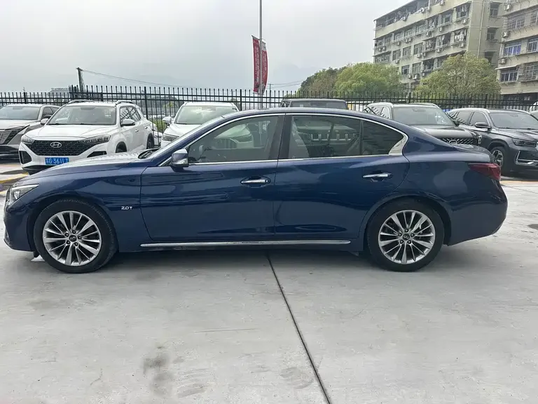 Infiniti Q50 L 2.0 T Comfort Enjoyment CN-VI