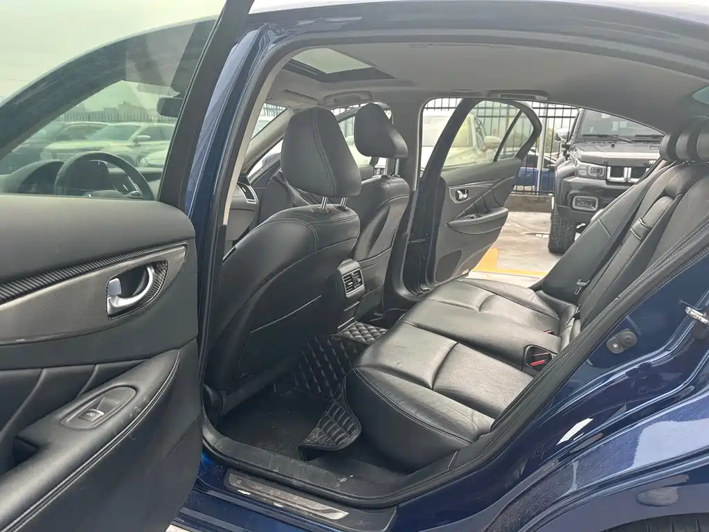 Infiniti Q50 L 2.0 T Comfort Enjoyment CN-VI