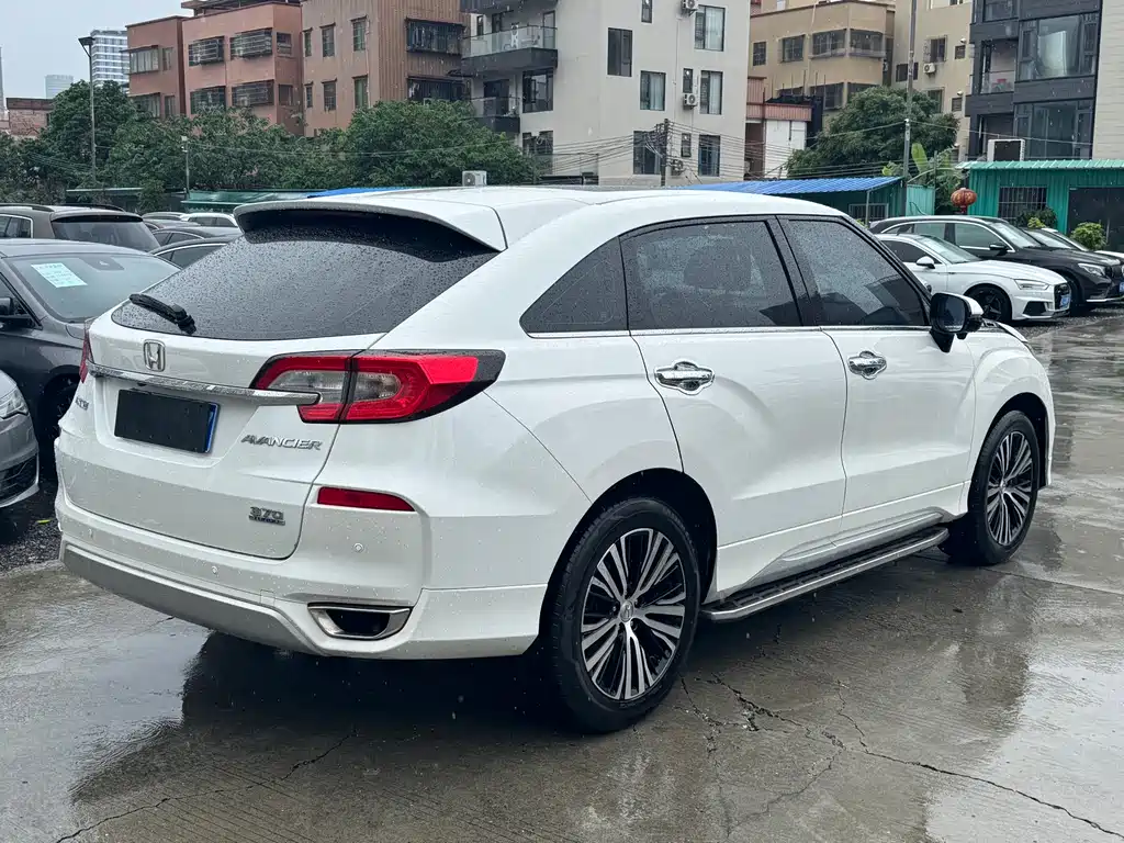 Avancier 370 TURBO 2 WD Luxury