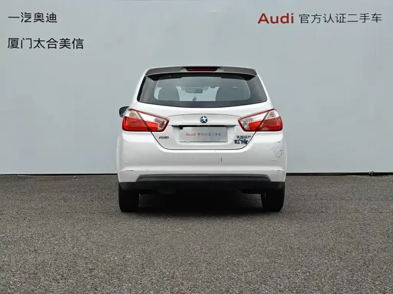 Venucia R50 1.6 L Auto Fashion