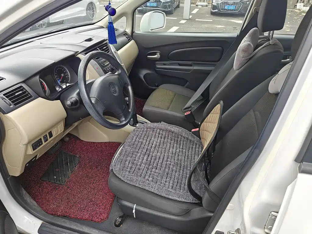 Venucia R50 1.6 L Auto Fashion