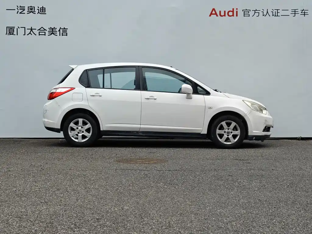Venucia R50 1.6 L Auto Fashion
