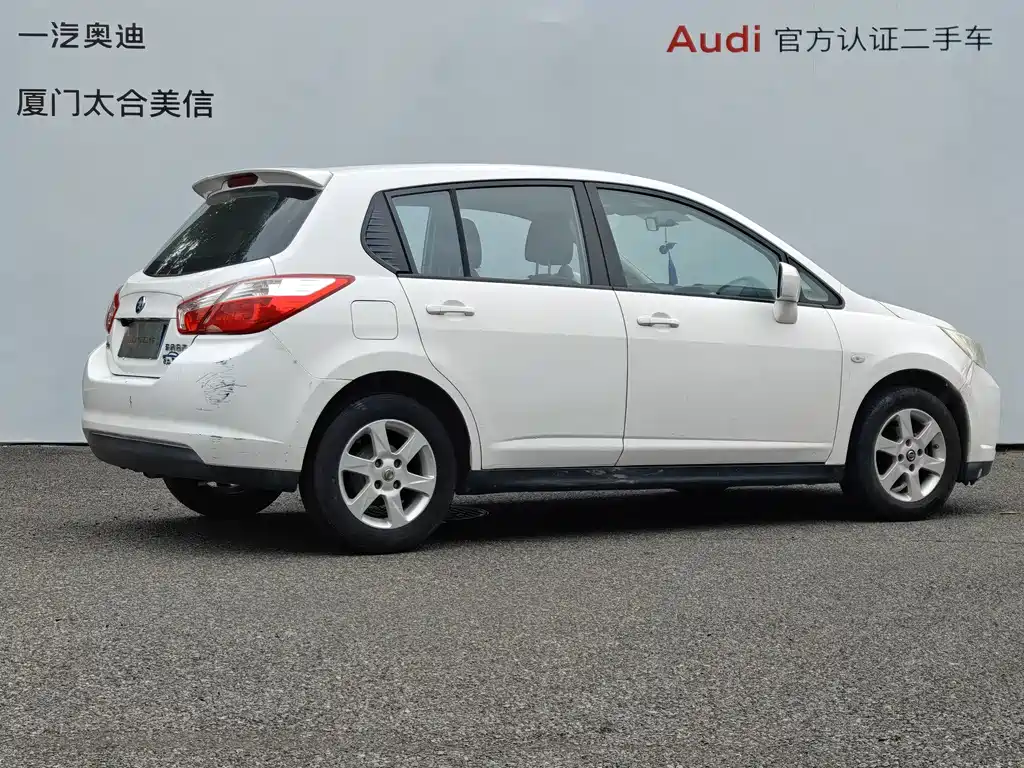 Venucia R50 1.6 L Auto Fashion