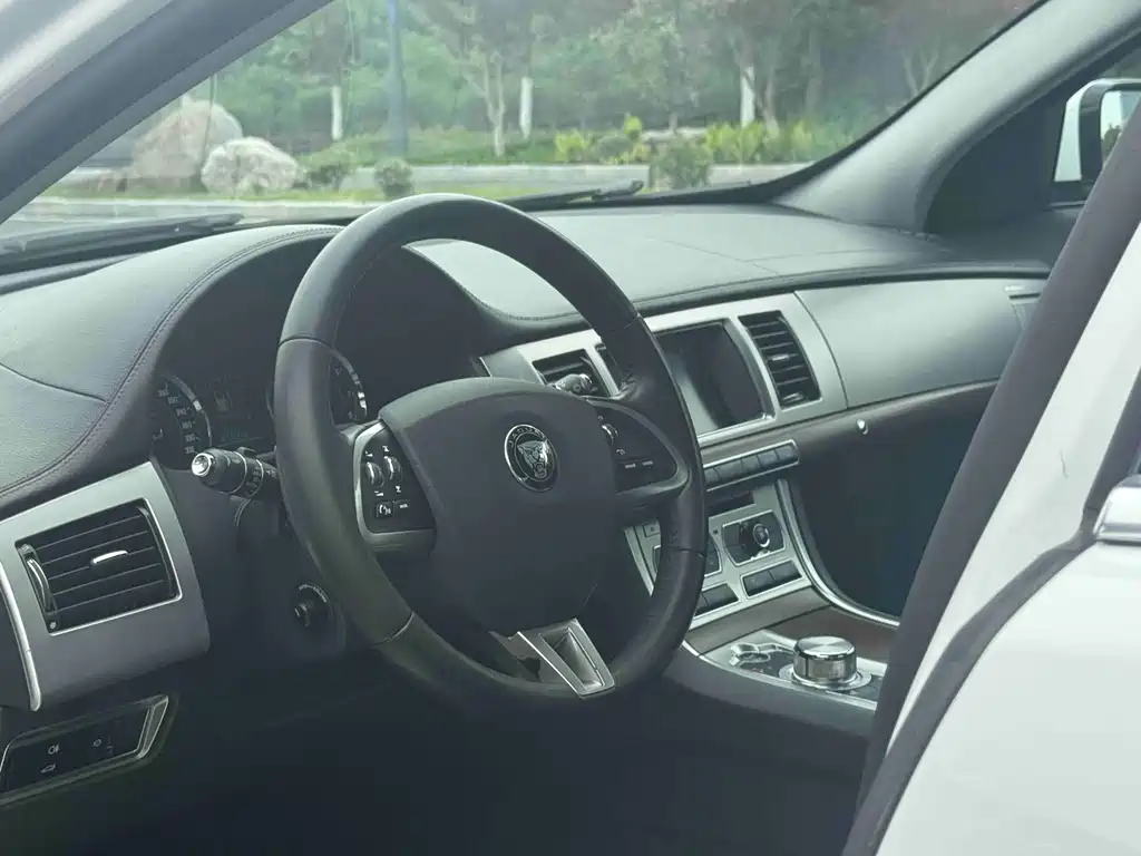 Jaguar XF XF 2.0 T Elegance