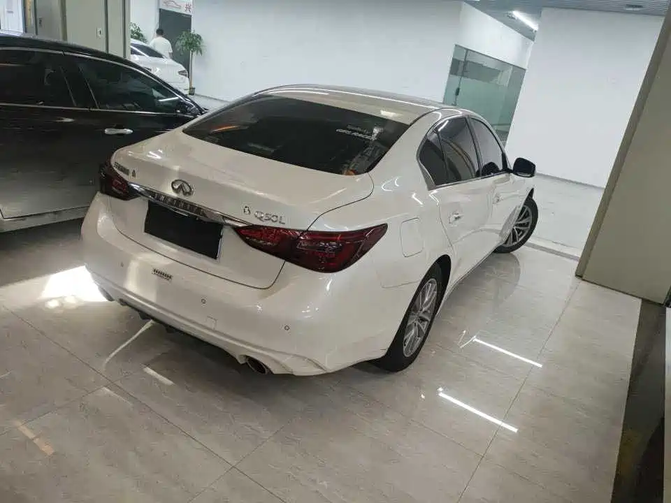 Infiniti Q50 L 2.0 T Comfort Enjoyment CN-VI