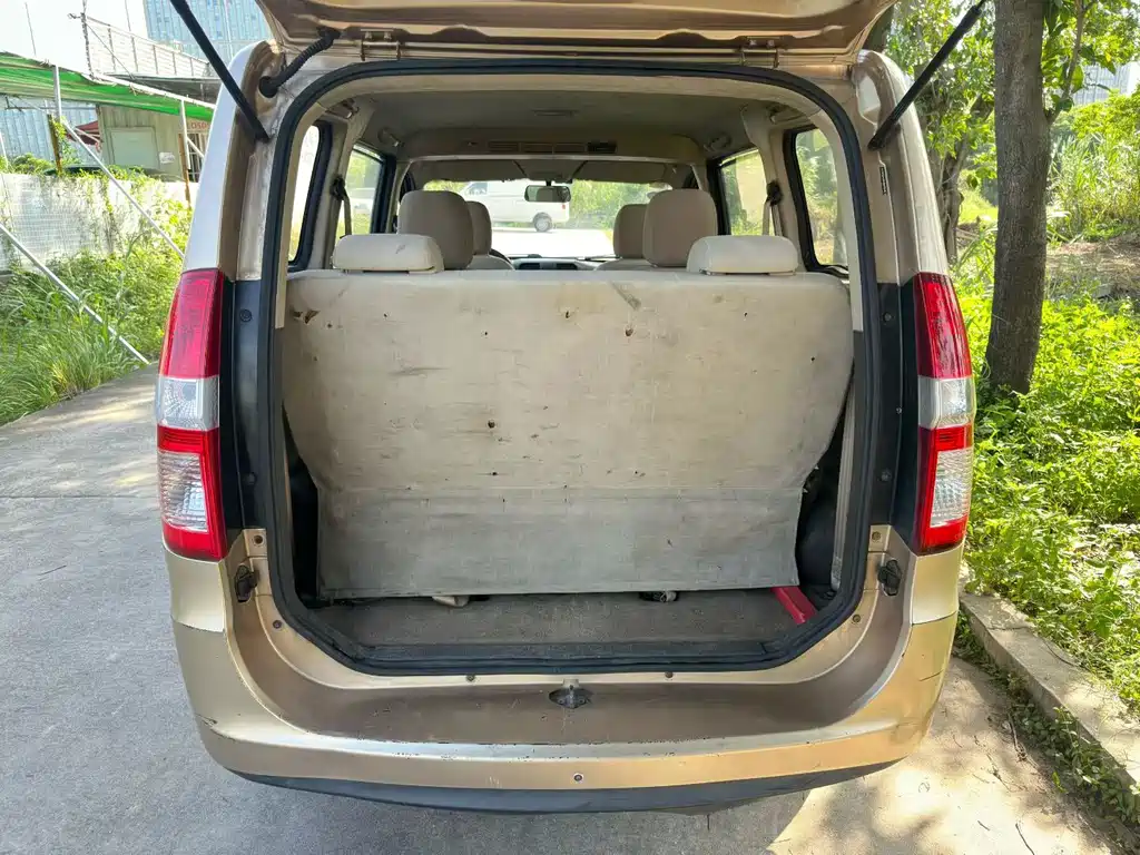 Wuling Hongguang 1.2 L Standard CN-IV