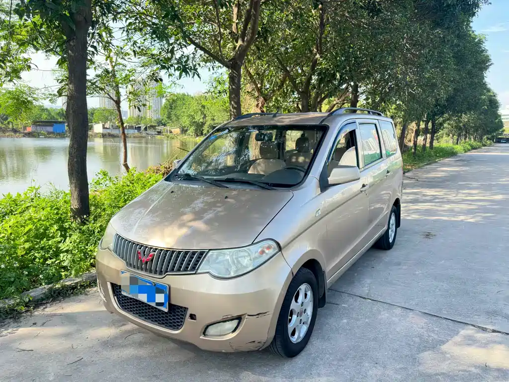 Wuling Hongguang 1.2 L Standard CN-IV