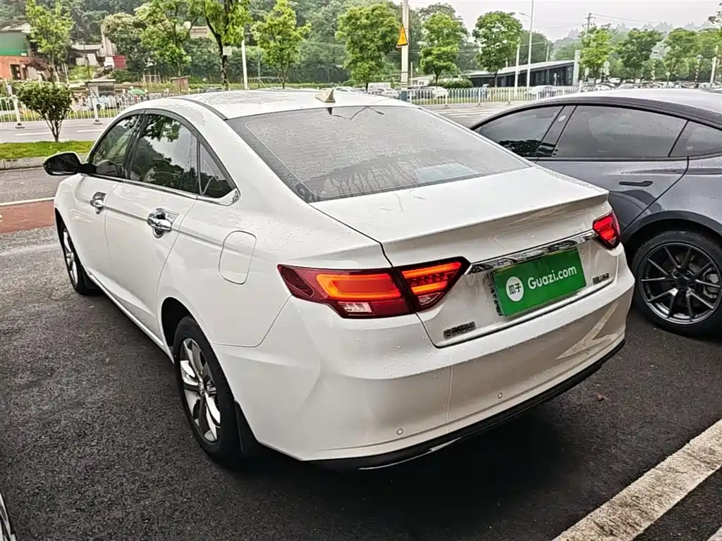 Emgrand GL UP 1.4 T CVT Leading Style