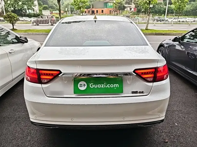 Geely Emgrand GL UP 1.4 T CVT Leading Style